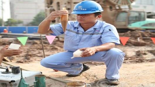 巖石地層出現返漿無法攜帶鉆屑，清孔扭矩降低不明顯怎么處理？